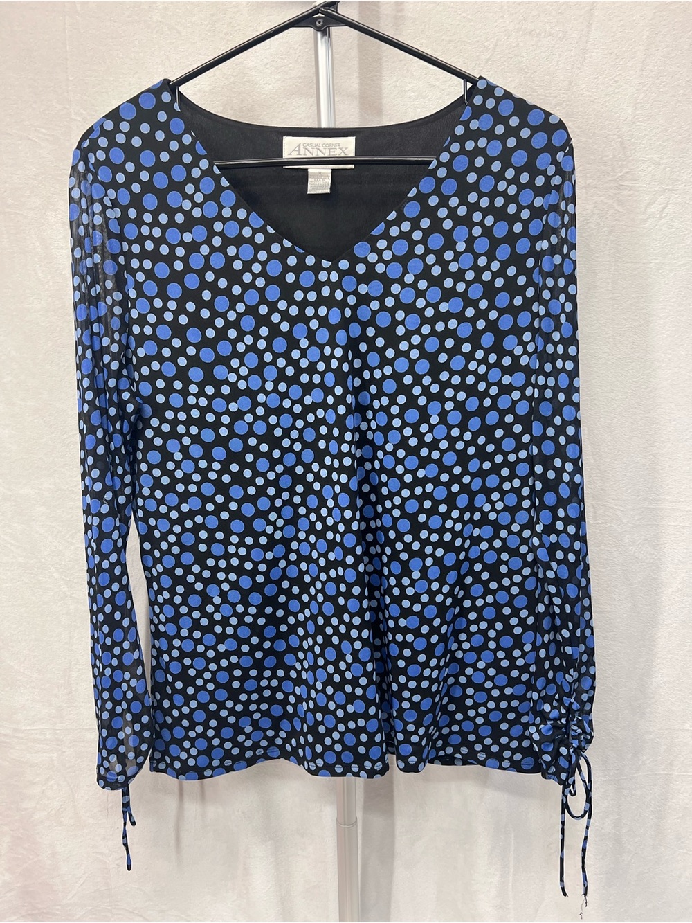Casual corner Annex Woman Blue Polka Dot V-Neck Long Sleeve Top